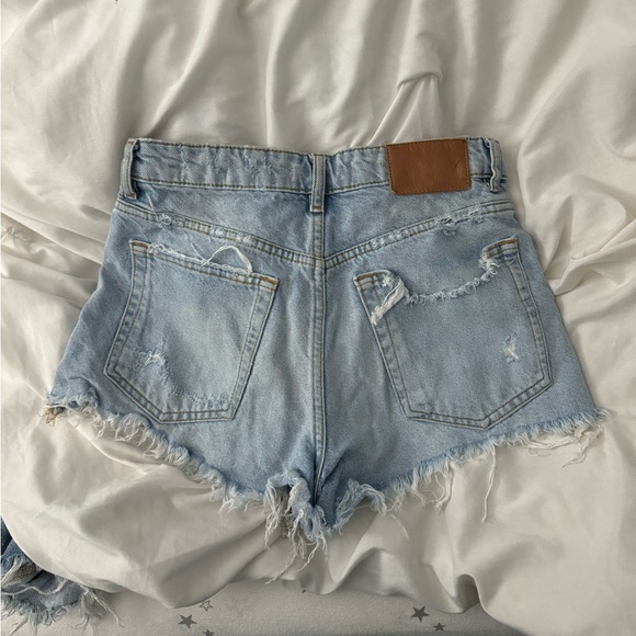 Women’s Zara denim shorts - Picture 2 of 5
